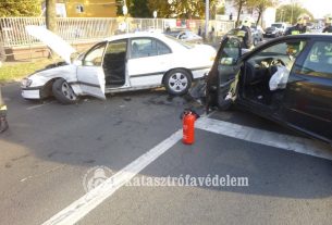 Két autó ütközött Debrecenben